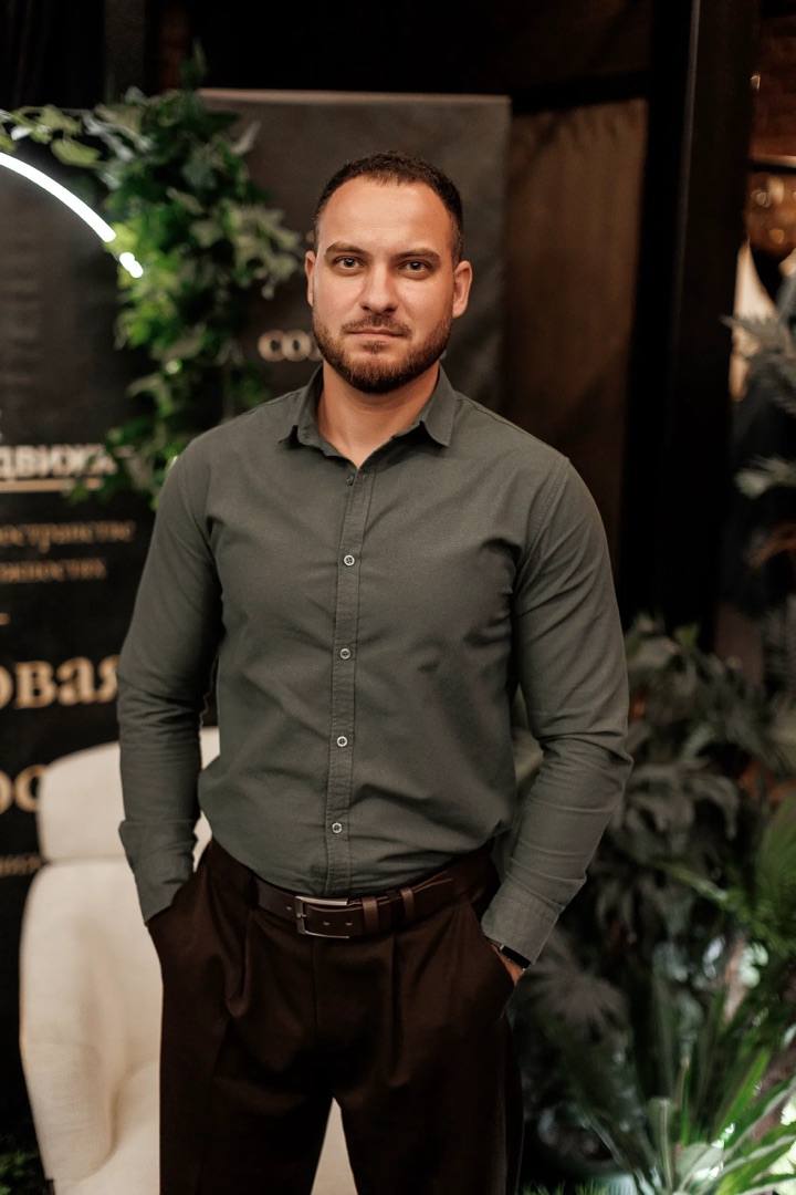 Максим Петров